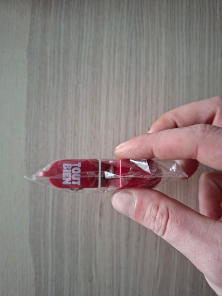 Tout bien sleutelhanger & flessenopener, Verzamelen, Ophalen of Verzenden, Nieuw, Flesopener