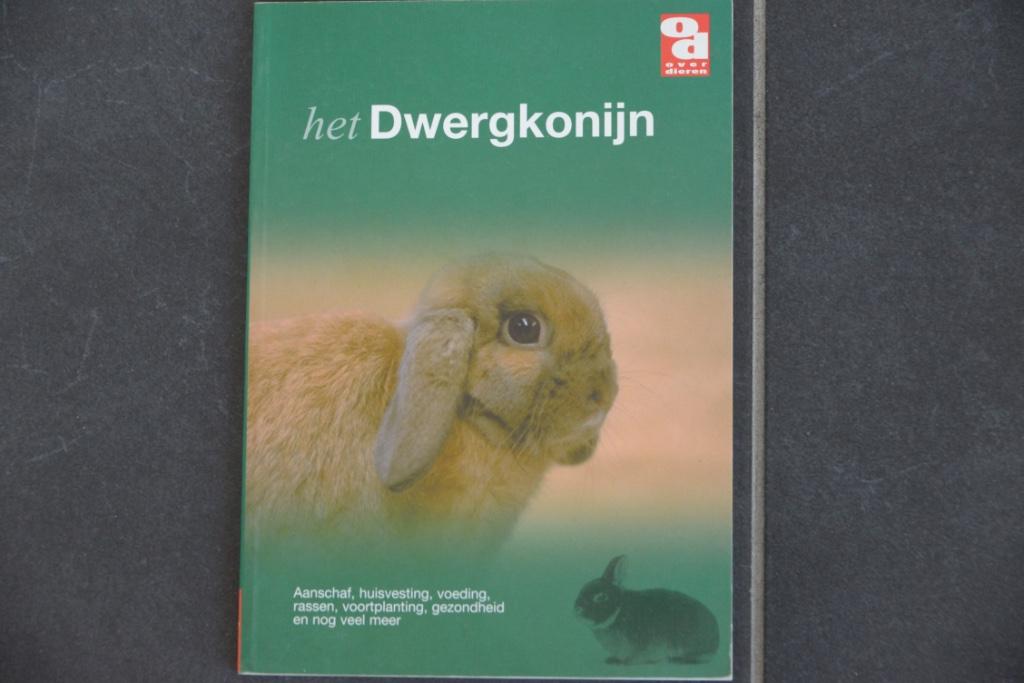2 boeken: Het dwergkonijn. Leven met huisdieren: Konijnen., Enlèvement ou Envoi, Neuf, Lapins ou Rongeurs