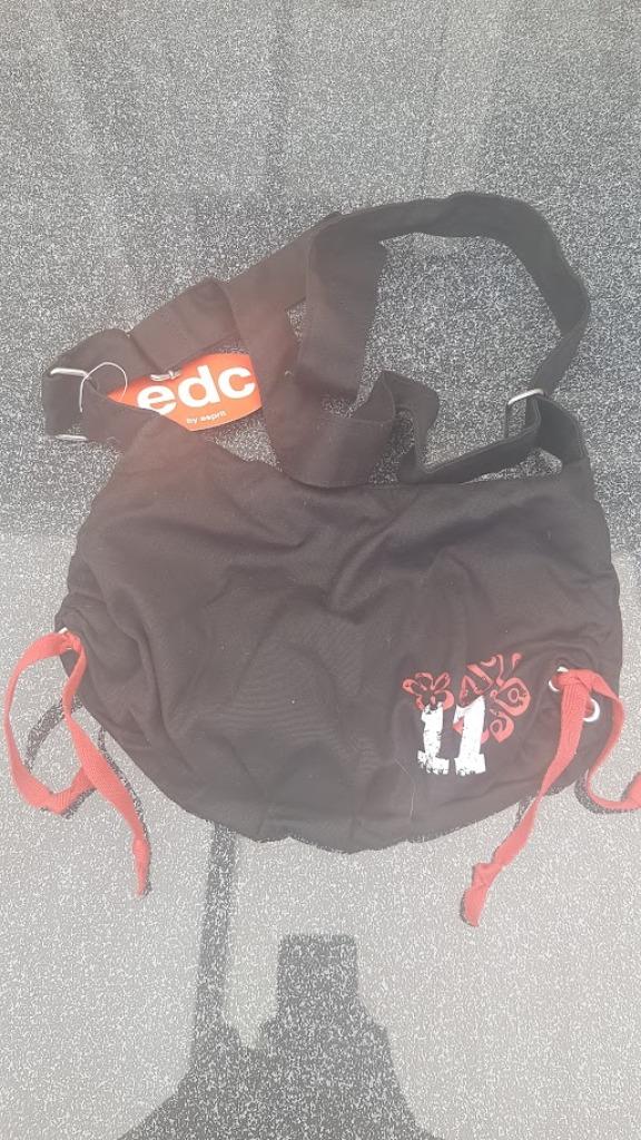 Sac à main Esprit. Nouveau. Prix et étiquette encore attaché, Bijoux, Sacs & Beauté, Sacs | Sacs à bandoulière, Enlèvement ou Envoi