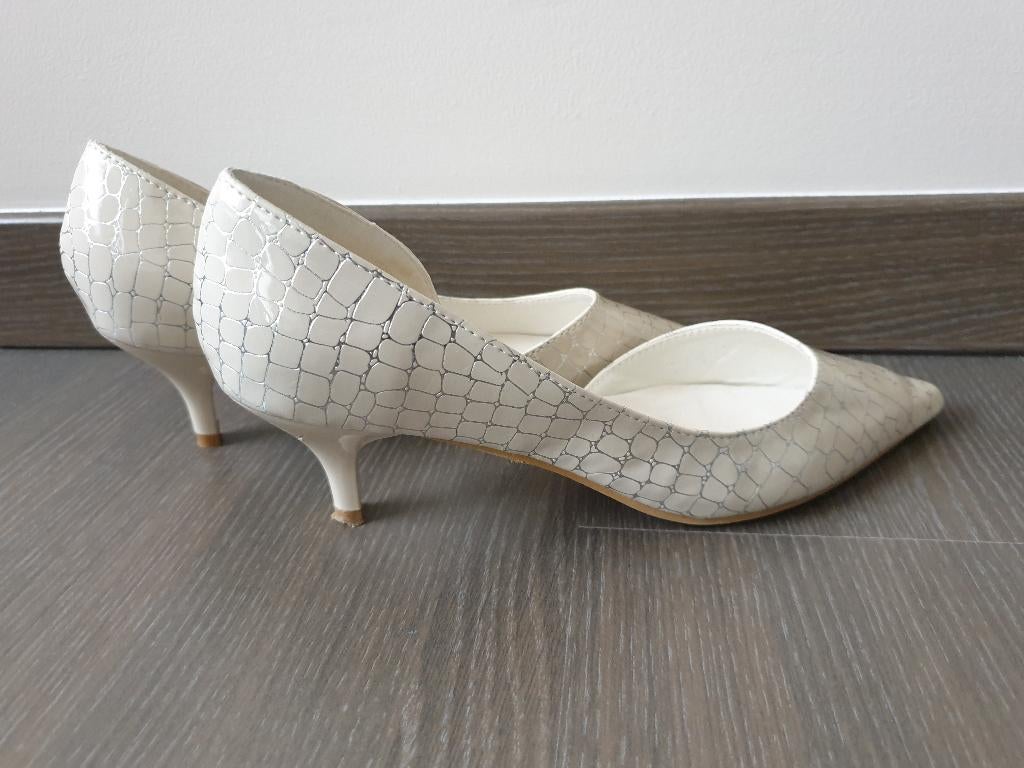 Pumps, Pumps, Wit, Nieuw, Ophalen of Verzenden