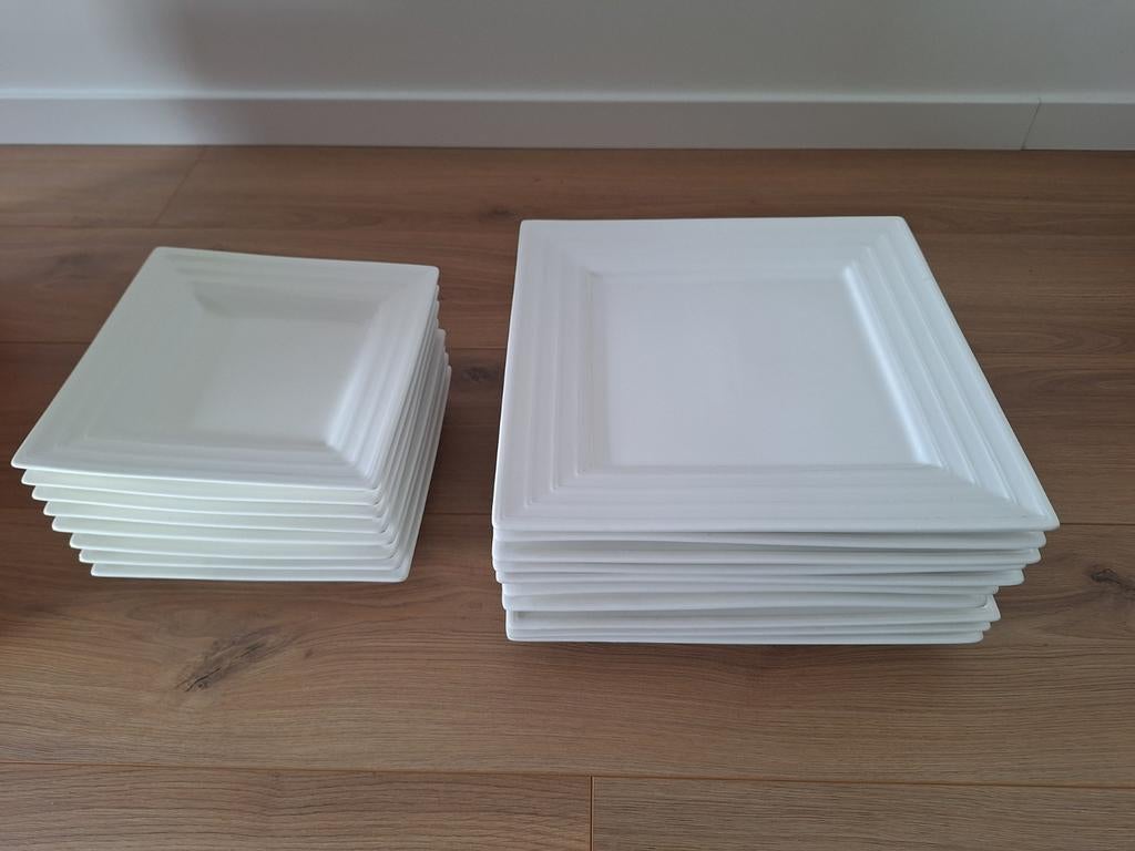 16 witte borden Yong, Ophalen, Zo goed als nieuw, Bord(en), Effen