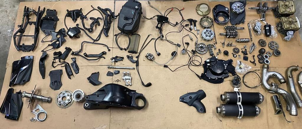 Pieces ducati 1098 s street fighter, Motos, Particulier