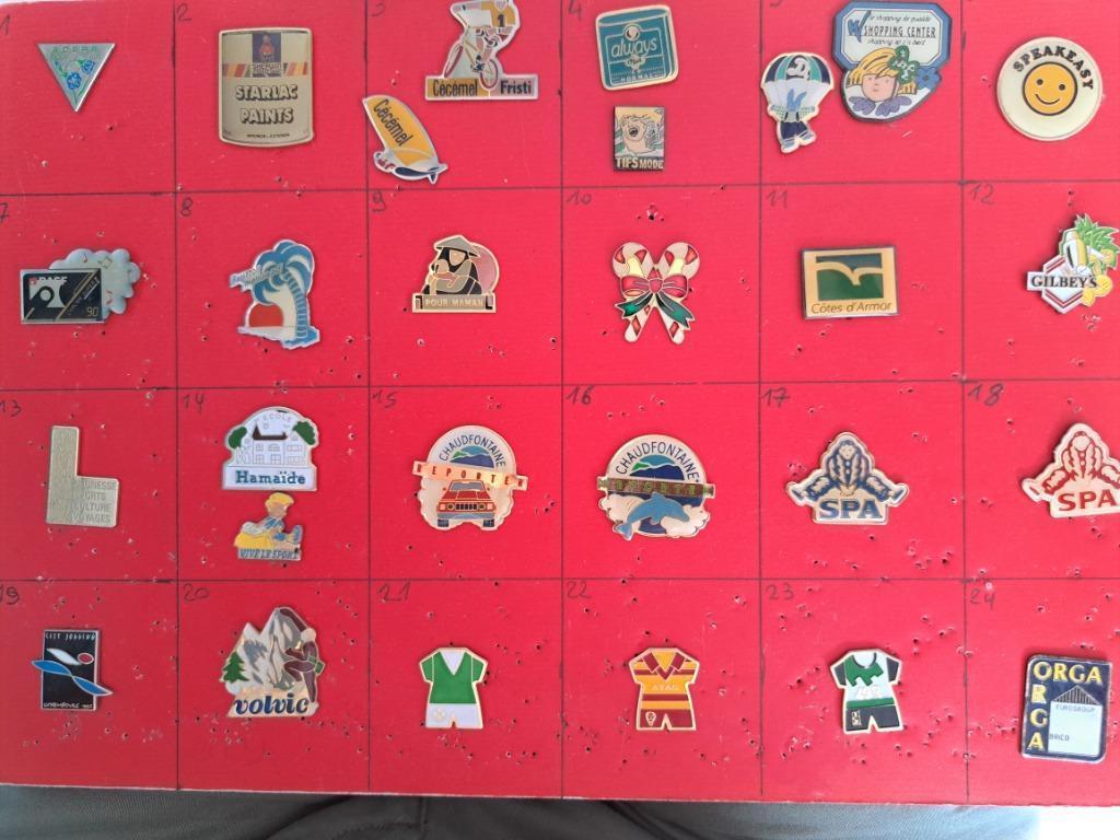 Pin's pins bij de doos zie foto's en nieuws/lees de aankondi, Ophalen of Verzenden