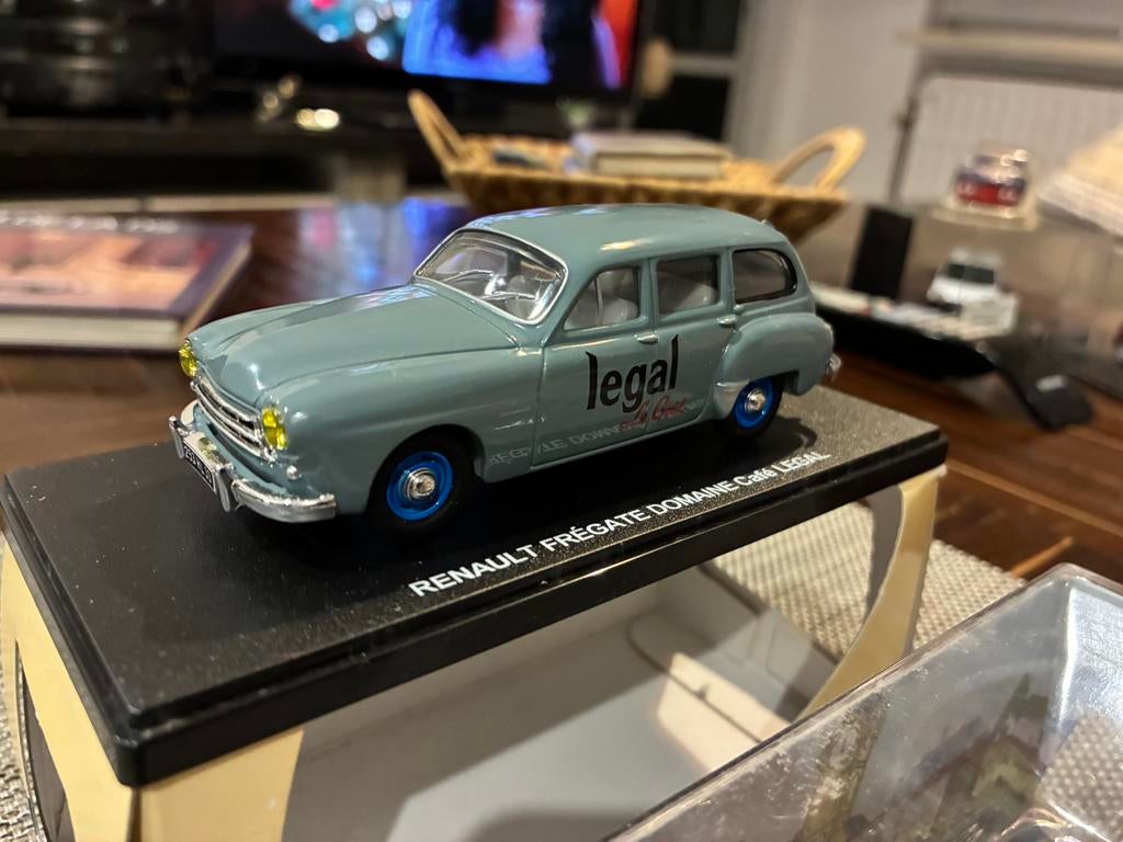 Renault frégate 1/43 eligor éditions atlas, Enlèvement, Comme neuf