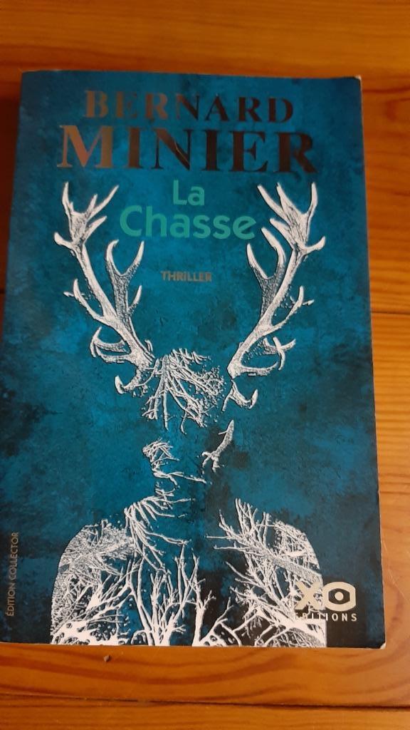 Roman La chasse de bernard Minier, Boeken, Europa overig, Bernard Minier, Ophalen of Verzenden, Zo goed als nieuw