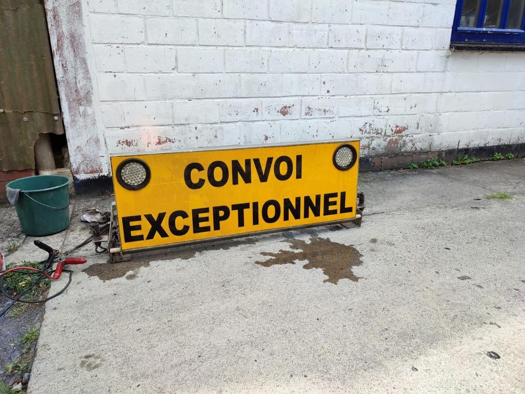 Barre de signalisation Convoi Exceptionnel -, Bricolage & Construction, Éclairage de chantier, Utilisé, Enlèvement ou Envoi