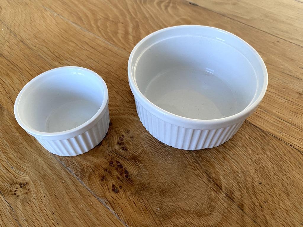 2 witte kommetjes, Envoi, Utilisé, Porcelaine, Récipient(s)