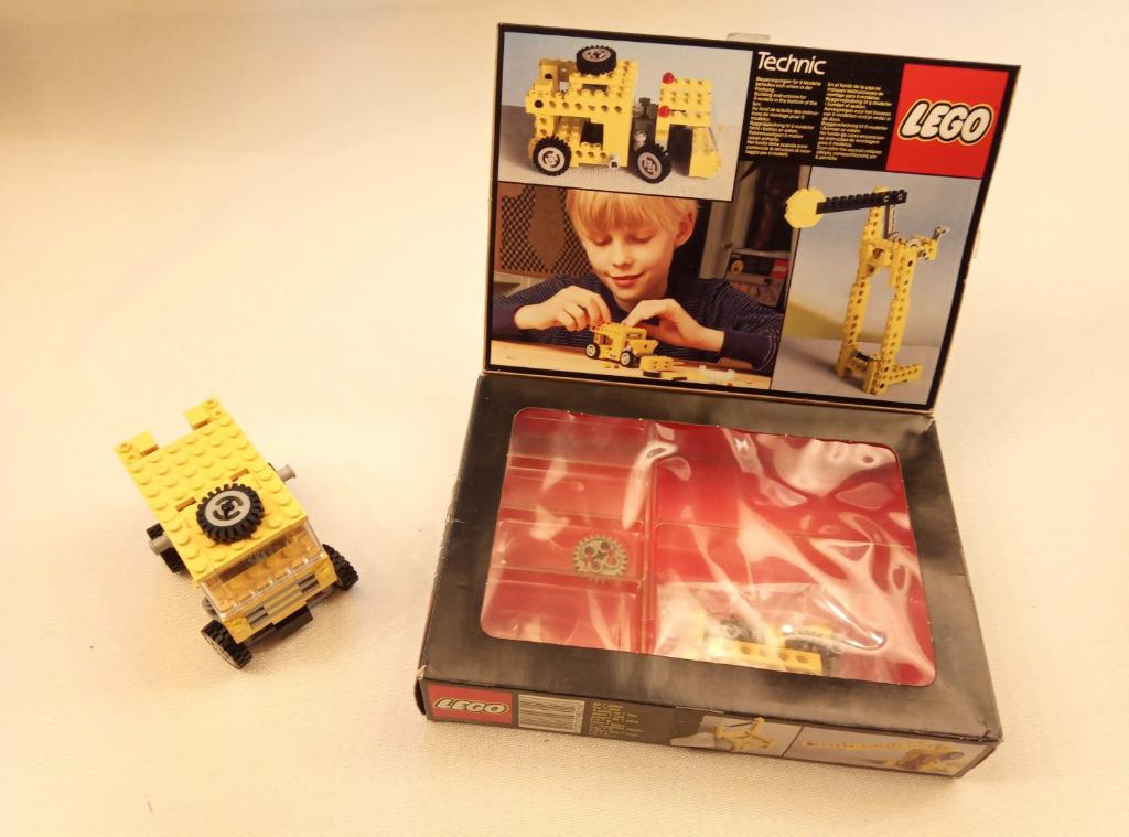 LEGO 8020 Universal Building Set MET DOOS en Plastic Inlay!!, Kinderen en Baby's, Ophalen of Verzenden, Zo goed als nieuw, Complete set