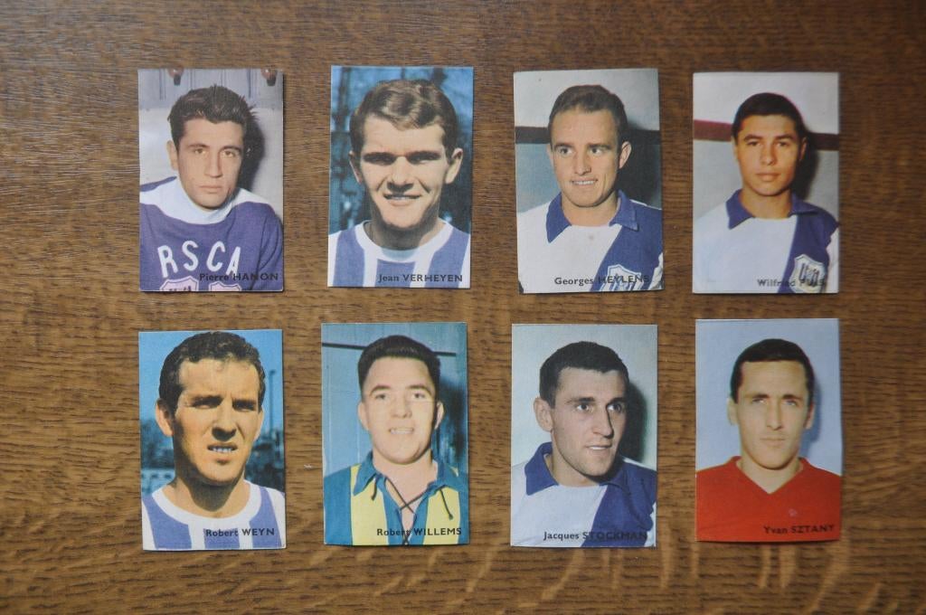 VICTORIA 8 PRENTJES VOETBALSPELERS, Ophalen of Verzenden, Gebruikt, Meerdere plaatjes