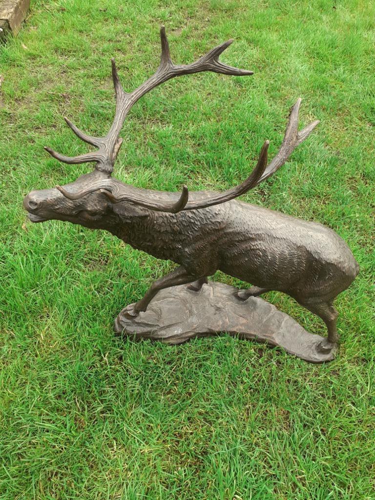 Superbe statue en bronze (le brame du cerf), Enlèvement, Bronze