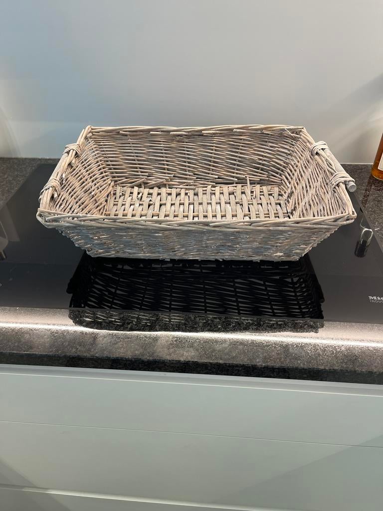 Nieuwe rieten mand kribbe, Huis en Inrichting, Woonaccessoires | Schalen en Manden, Zo goed als nieuw, Mand, Ophalen of Verzenden