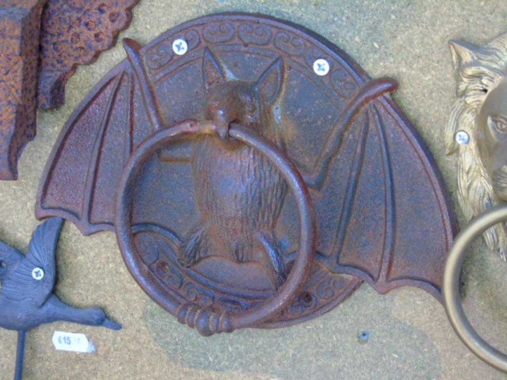 heurtoir , frappe porte chauve souris en fonte ., Enlèvement, Neuf