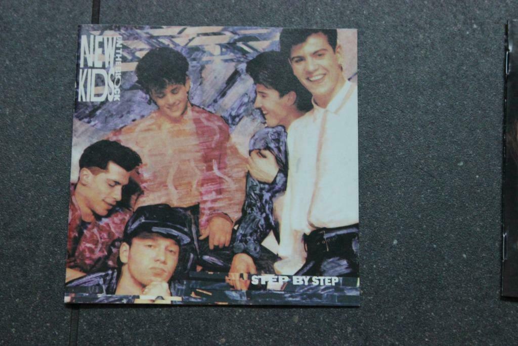 CD  NEW KIDS ON THE BLOCK   Step by step, Ophalen of Verzenden, Gebruikt