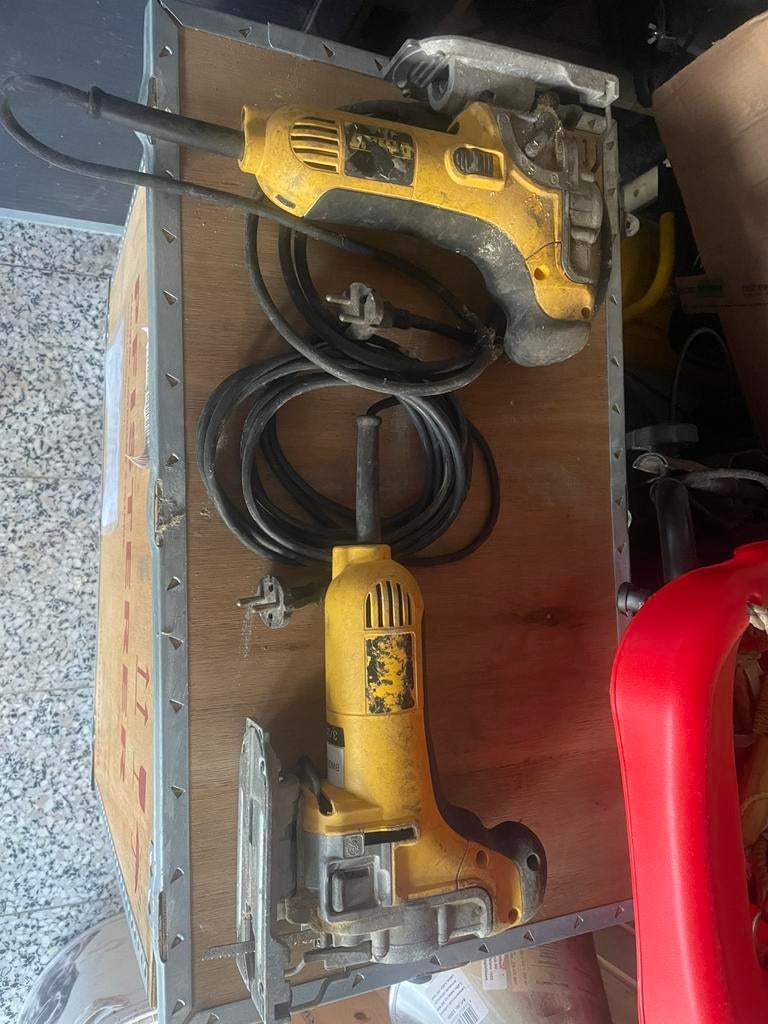 2x DEWALT decoupeerzaag, Ophalen of Verzenden, Gebruikt