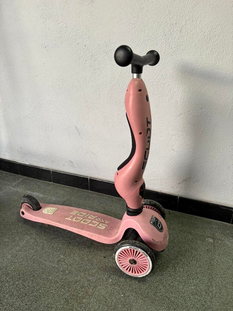 Scoot and ride loopfiets en step roos/pink, Fietsen en Brommers, Steps, Ophalen of Verzenden, Zo goed als nieuw