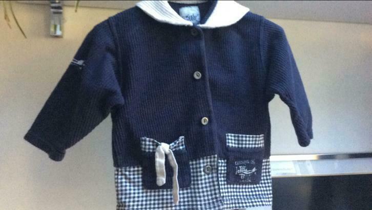 Schattige cardigan. Folieke. 92., Kinderen en Baby's, Meisje, Trui of Vest, Ophalen of Verzenden, Zo goed als nieuw