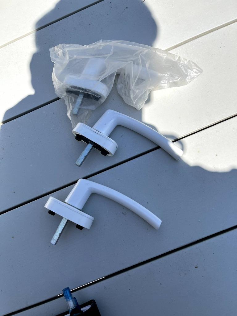 Lot de 10 Poignées de portes ROTO, Bricolage & Construction, Enlèvement ou Envoi, Neuf, Loquet ou Poignée