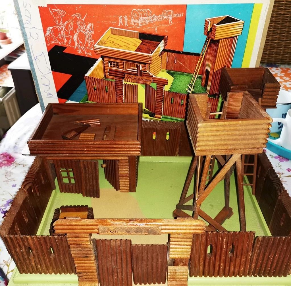 Fort Robertson, fort en bois pour les cow-boys britanniques, Antiquités & Art, Antiquités | Jouets, Enlèvement ou Envoi