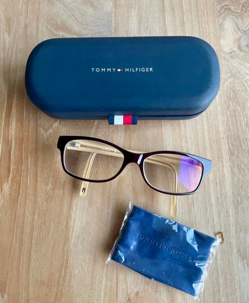 Tommy Hilfiger-bril, Handtassen en Accessoires, Zonnebrillen en Brillen | Dames, Zo goed als nieuw, Bril, Blauw, Ophalen
