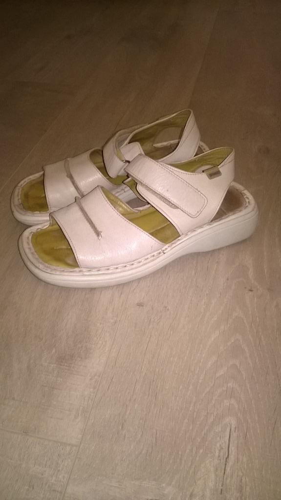 sandaal merk Brako maat 38, Kleding | Dames, Ophalen, Beige, Sandalen of Muiltjes, Gedragen