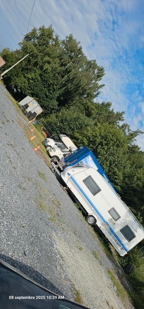 À louer :

Camion (petit camion)

Caravane / Mobilhome pour