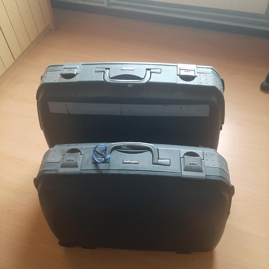 Reiskoffers, Motoren, Ophalen, Zo goed als nieuw