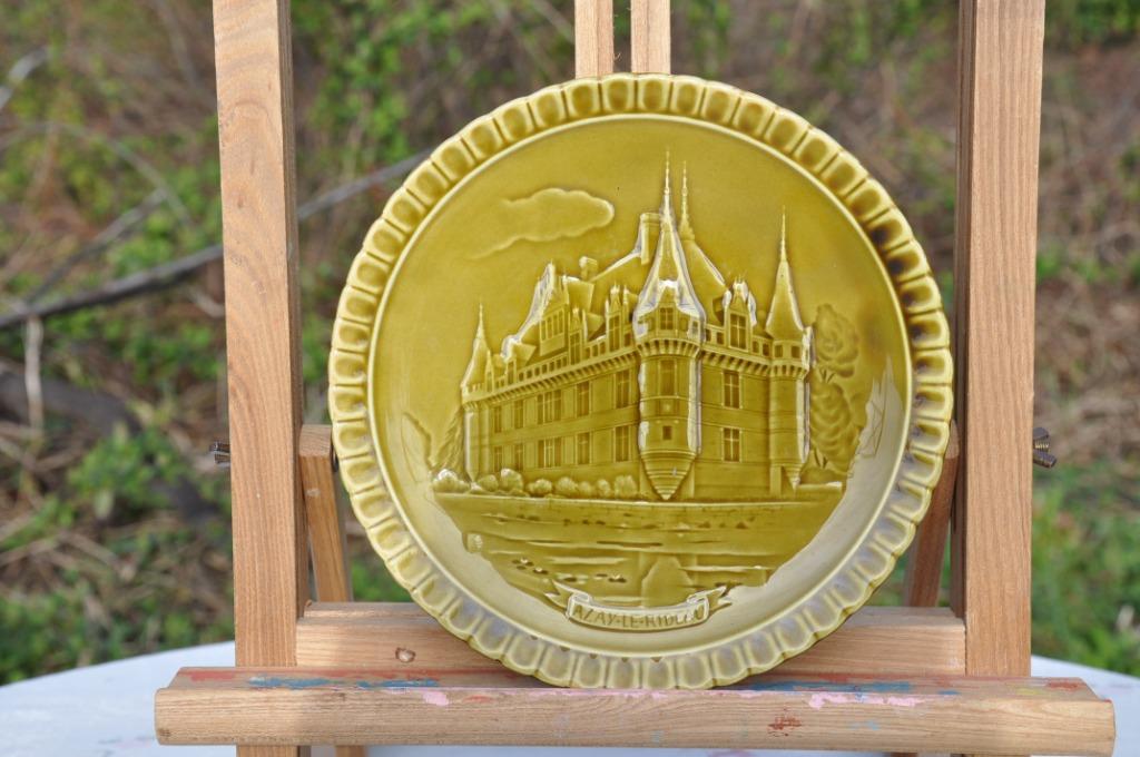 assiette barbotine de gien chateau azay le rideau, Antiquités & Art, Antiquités | Céramique & Poterie, Enlèvement ou Envoi