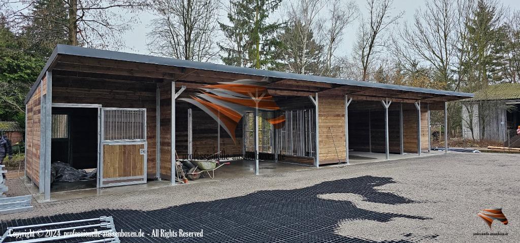 Hooiruif, Paardenruif & Hooibak en Weidehut met Voerhek, Weidegang