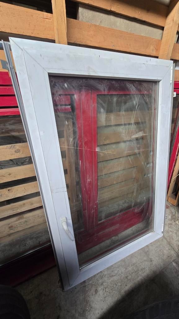 Raam venster pvc kip kantel wit rood 95x145, Ophalen of Verzenden, Gebruikt