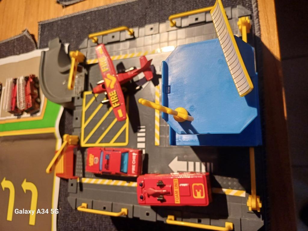 Matchbox Motorcity AIRPORT, Ophalen of Verzenden, Gebruikt
