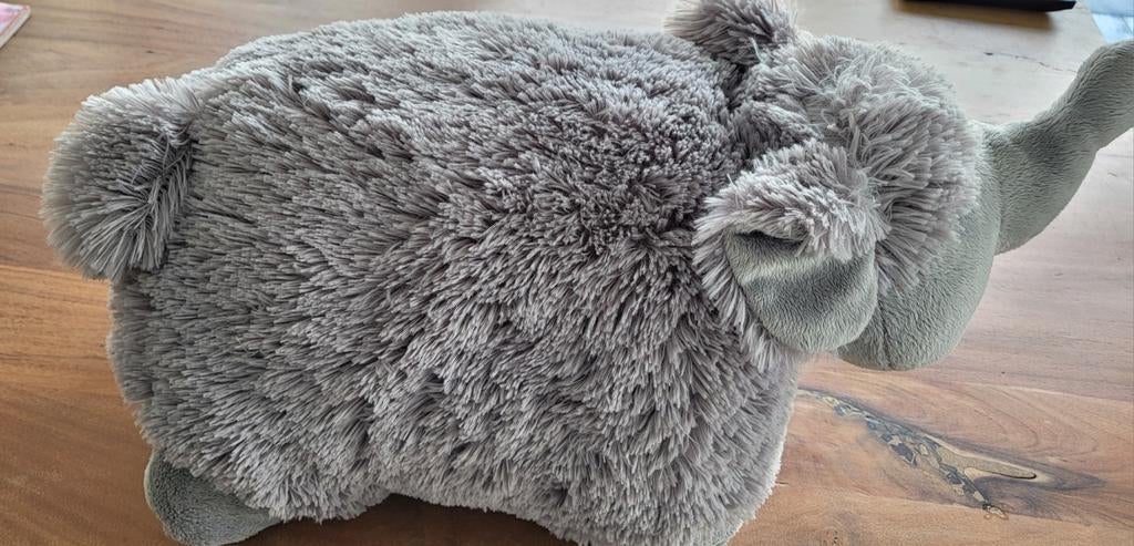 Mooi grijs kussen ( olifant ) , kan open en dicht gemaakt wo, Ophalen