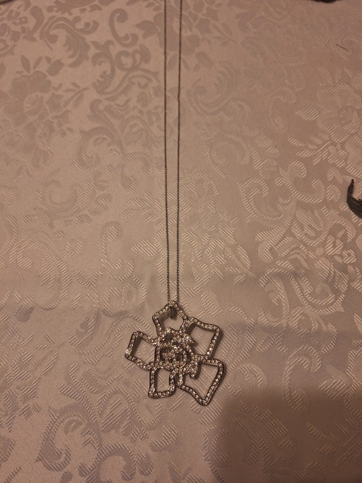 mooie lange ketting Nicky vankets, Handtassen en Accessoires, Ophalen, Overige materialen, Wit, Zo goed als nieuw