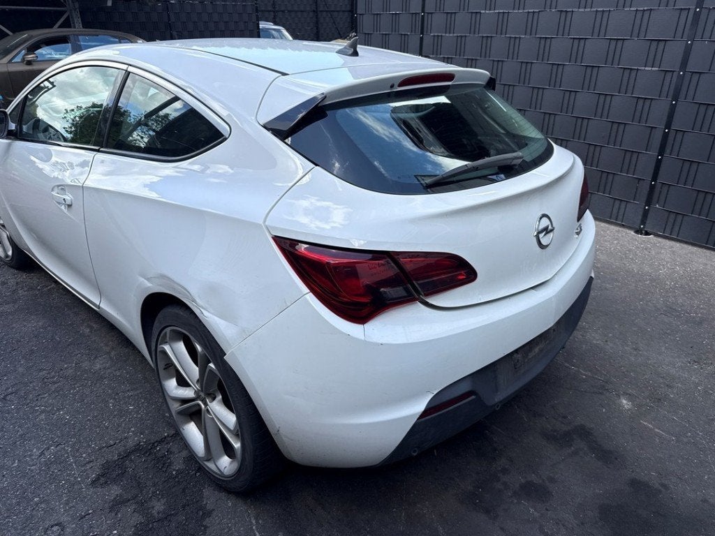 BUMPER ACHTER Opel Astra J GTC (PD2 / PF2) (|13352446|), Gebruikt, Opel, Opel Automobile GmbH, Achter