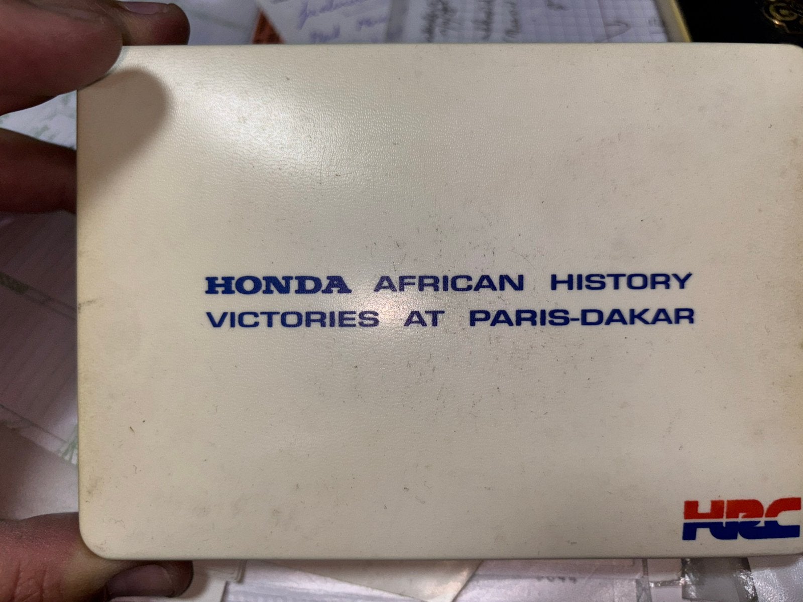 Set d'épinglettes commémoratives Honda HRC Paris-Dakar, Enlèvement ou Envoi, Comme neuf