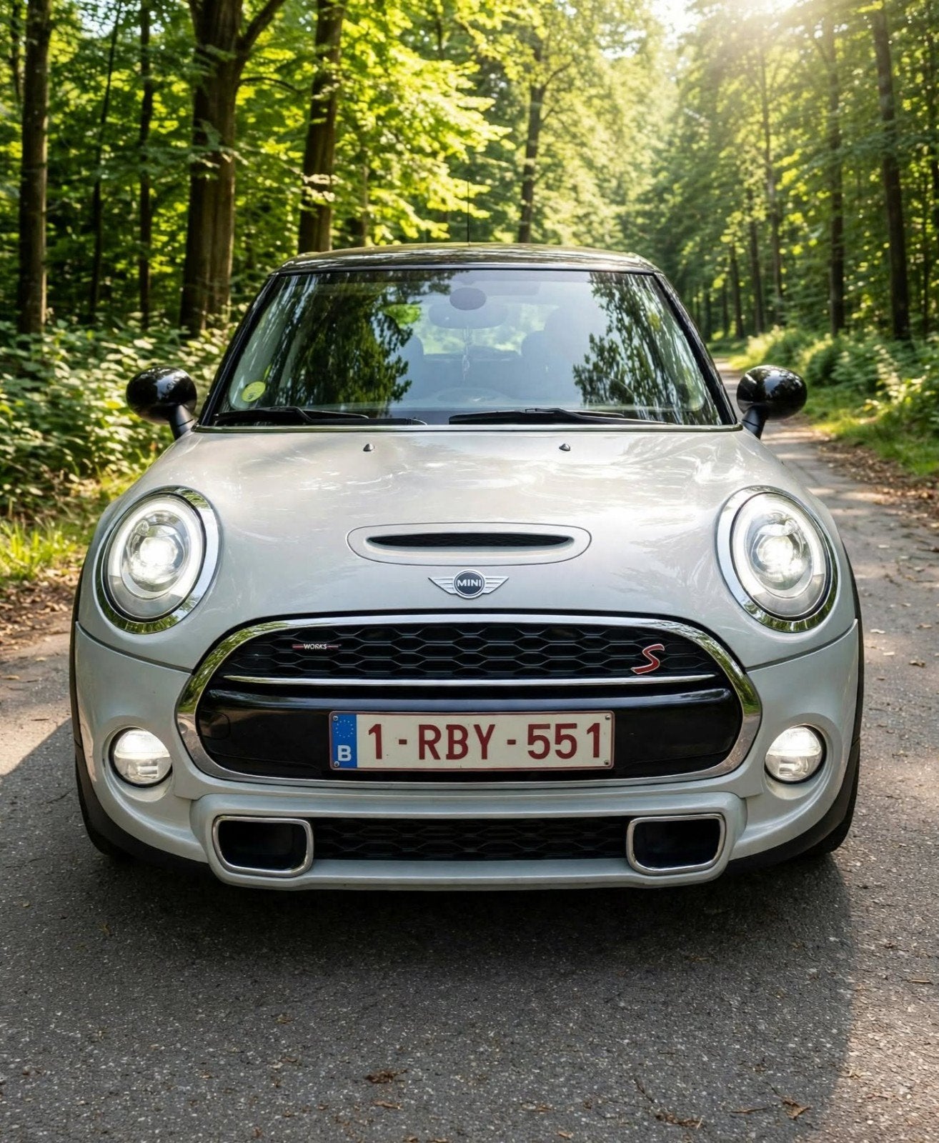 Look LCI de la Mini Cooper SD JCW, Argent ou Gris, Euro 6, 5 portes, Particulier