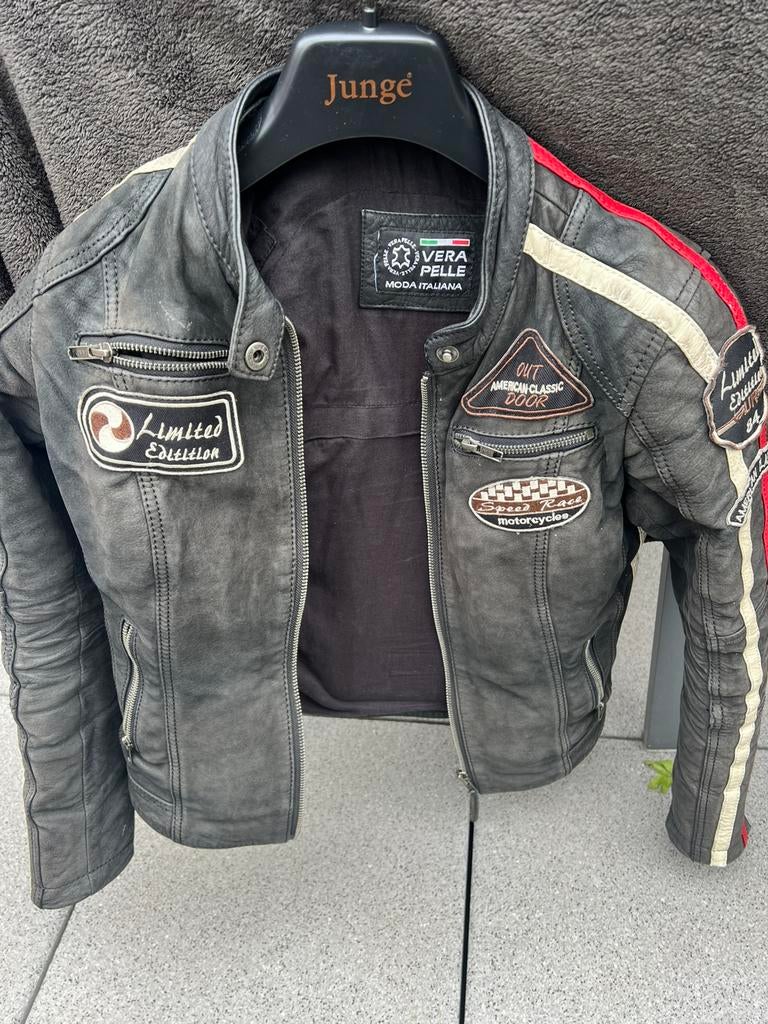 Lederen motervest, Motoren, Ophalen