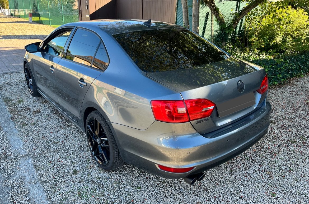 VW Jetta 1.2 TSI Essenc CarPlay + jantes supplémentaires., Autos, Achat, Boîte manuelle, Air conditionné, 5 portes