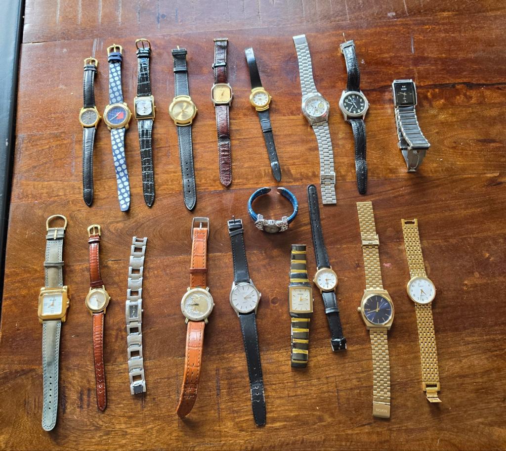 Lot van 19 horloges, Handtassen en Accessoires, Horloges | Antiek, Ophalen of Verzenden, Polshorloge