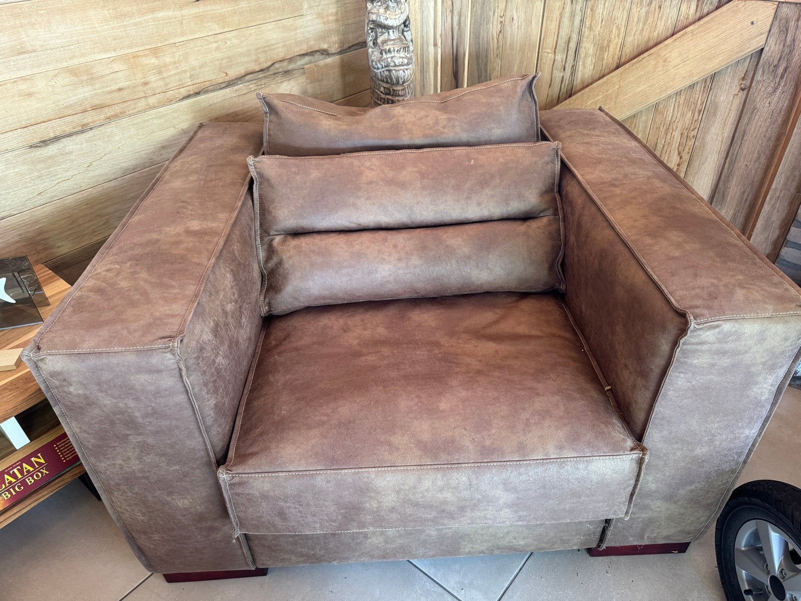 Zeer mooi en zo goed als nieuw salon. Brede 2-zit + 1-zit, Huis en Inrichting, Fauteuils, Ophalen, Zo goed als nieuw
