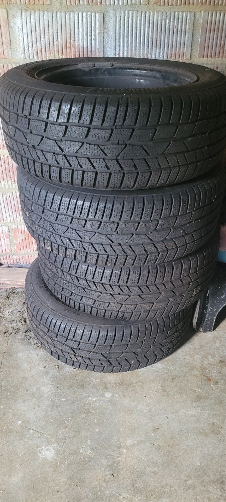 Pneu 255/55 R16 93 H 4 pneux hiver vendus avec jantes, Enlèvement, Jante(s)