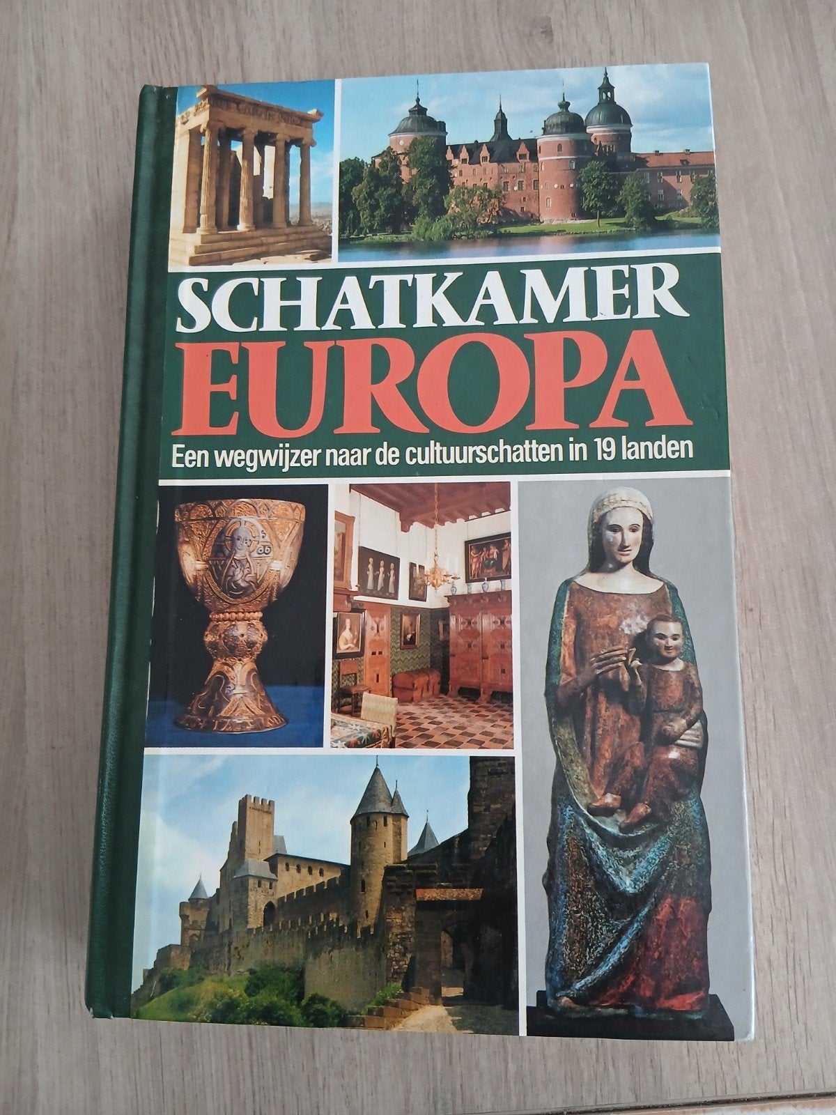 Boek schatkamer Europa  2€, Boeken, Encyclopedieën, Ophalen
