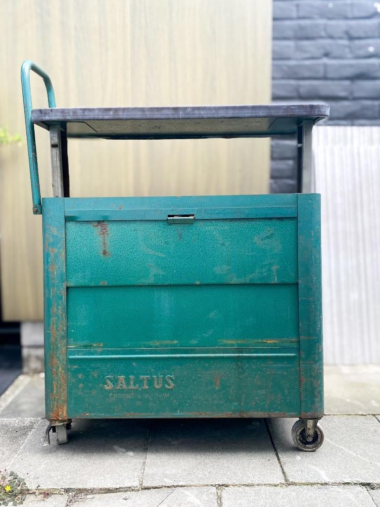 Vintage werktrolley, Ophalen