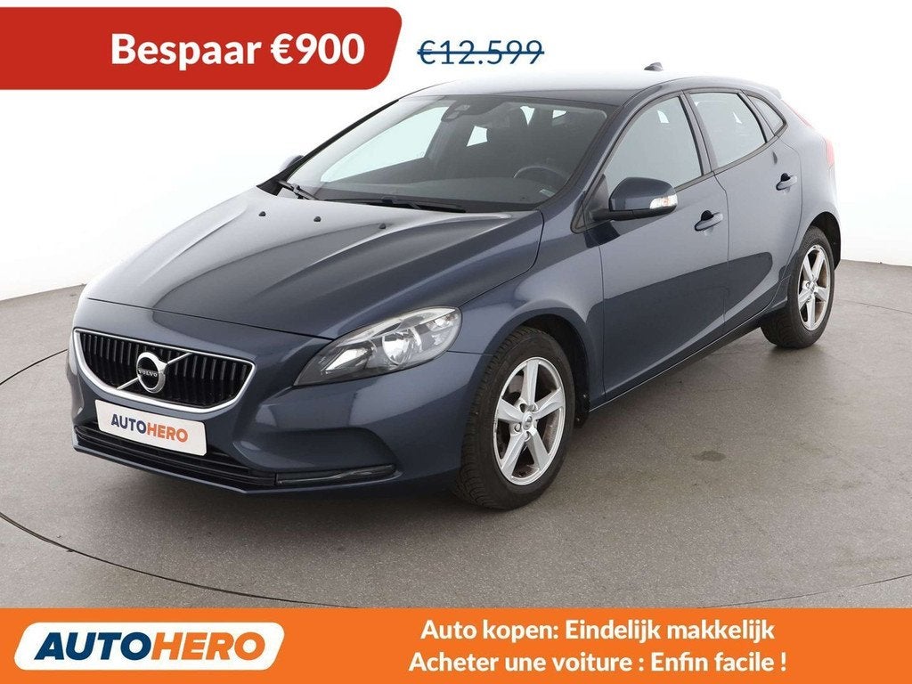 Volvo V40 2.0 T2 Kinetic (bj 2017), Gebruikt, Zwart, 1969 cc, Blauw