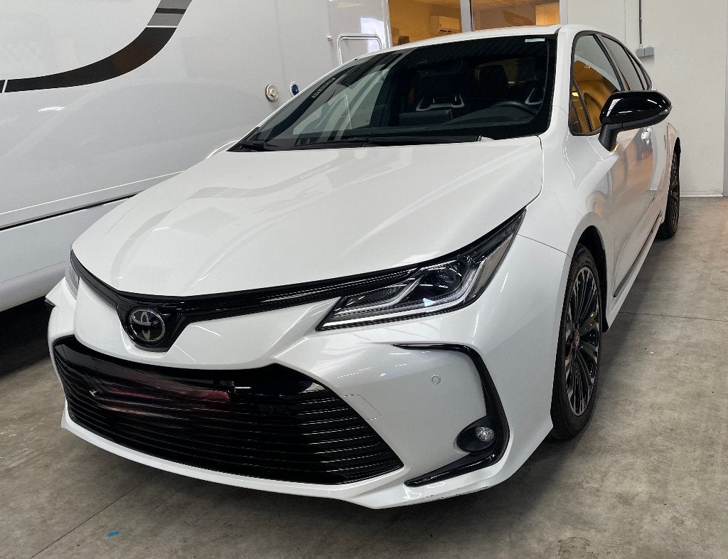 Toyota corolla hybrid 1,8 SPORT sedan, Auto's, 4 cilinders, 72 kW, Wit, https://public.car-pass.be/verify/1575-3133-5810