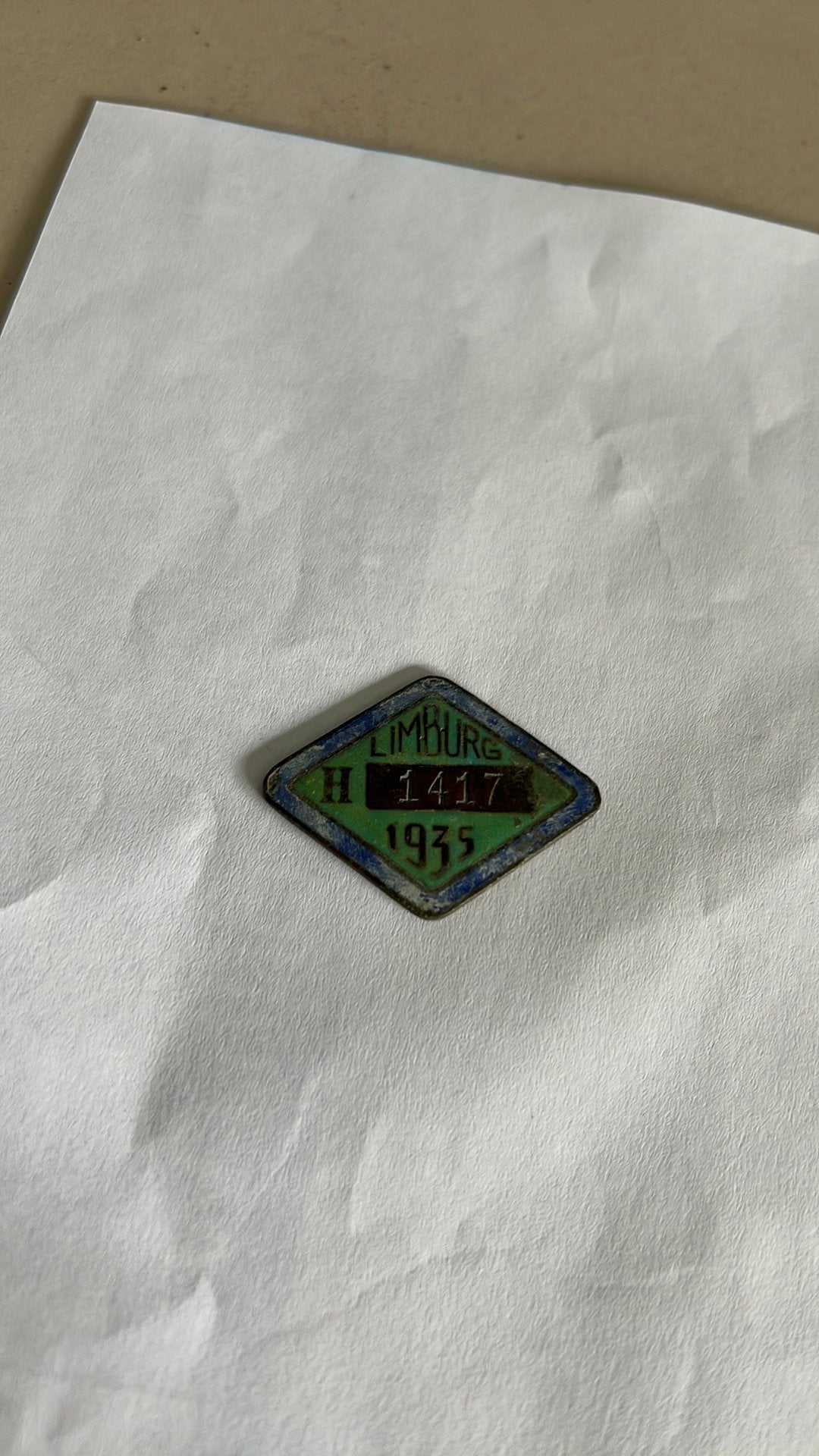 Zeldzaam emaille leurderspenning 1935 Hasselt, Ophalen of Verzenden