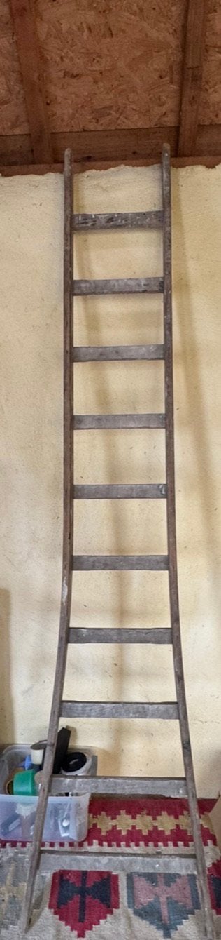 2 prachtige oude houten ladders, doorleefde uitstraling, Ophalen, Zo goed als nieuw, Ladder