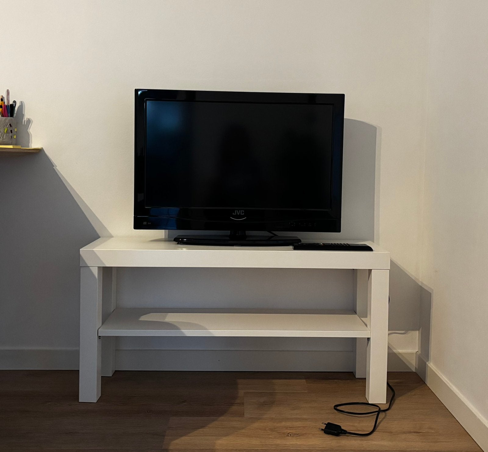 Televisie JVC met meubel, Gebruikt, LCD, 60 tot 80 cm, Ophalen