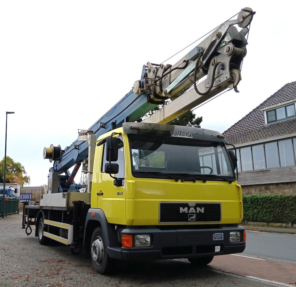 MAN 8163 met dakwerkerskraan Böcker  id 47, Euro 2, Achat, Entreprise, Boîte manuelle