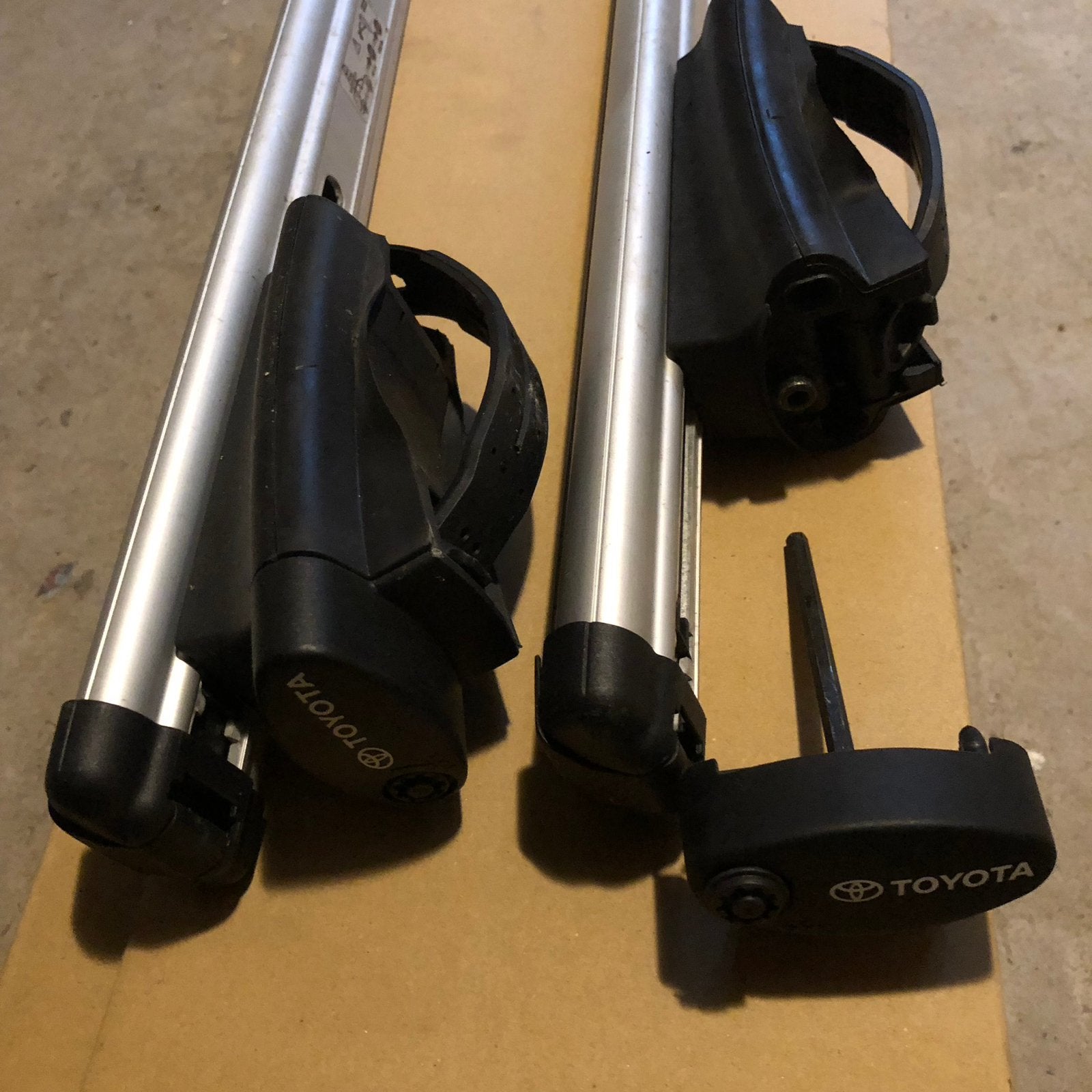 Barres de toit pour Toyota Rav4, Enlèvement, Comme neuf