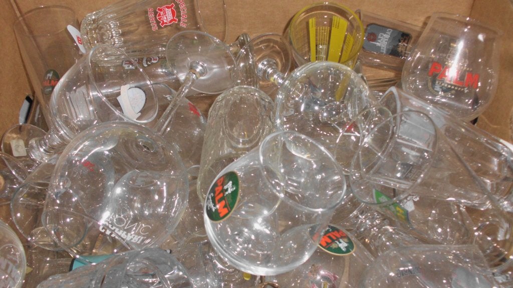 3 bananen dozen vol oude bierglazen, Verzamelen, Ophalen of Verzenden, Zo goed als nieuw, Overige merken